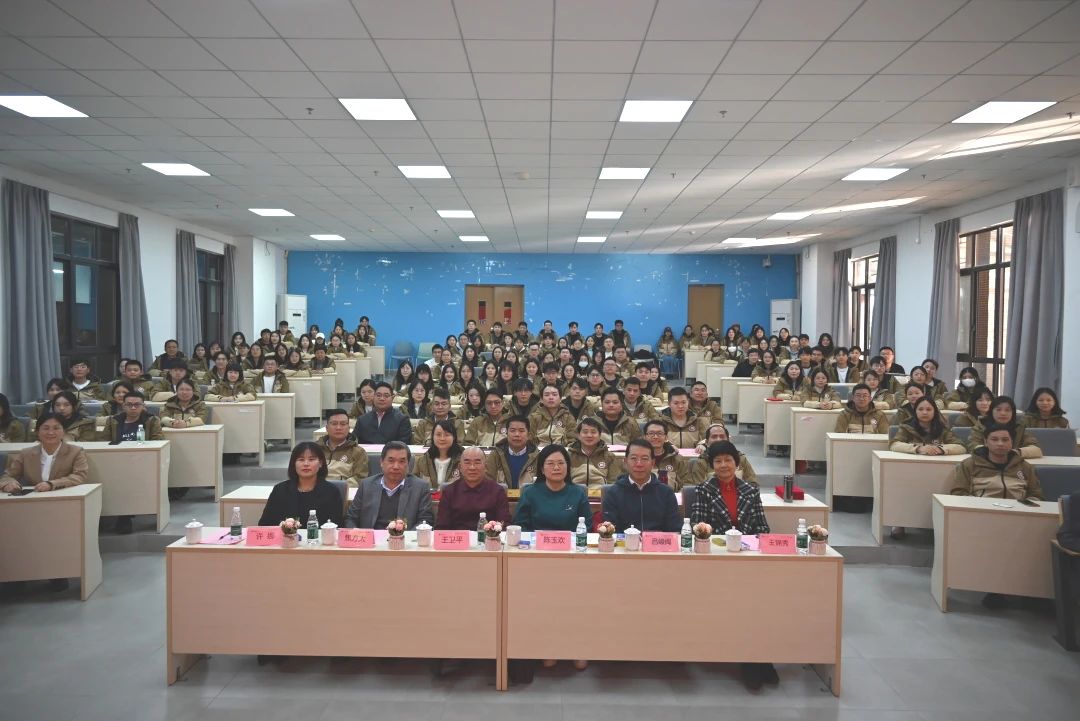 1B349