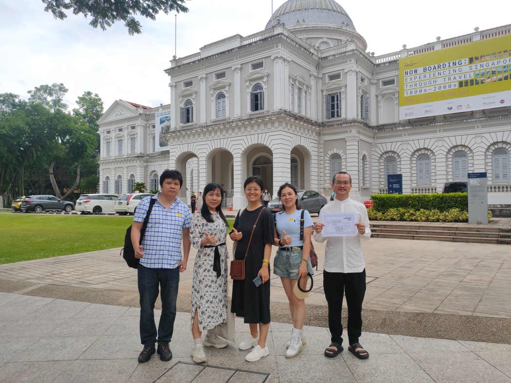 说明: 合照(已命名)/访学教师参观新加坡国家博物馆.JPG